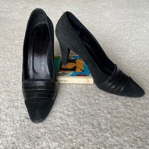 VINTAGE YSL Paris - Yves Saint Laurent Black Suede Pumps - Size 8